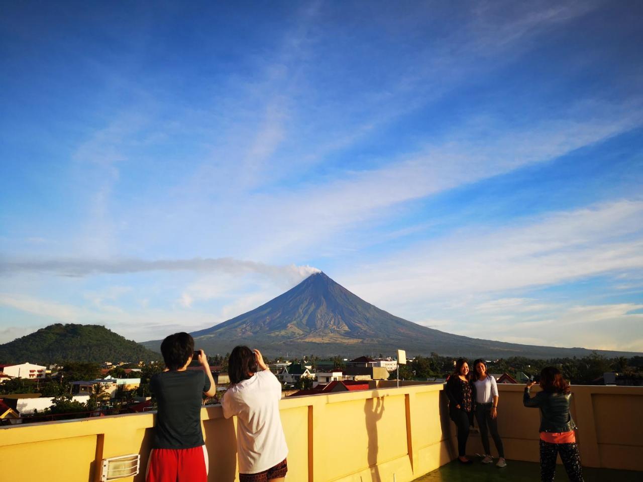 Jdl Residences Hostel Legazpi Esterno foto