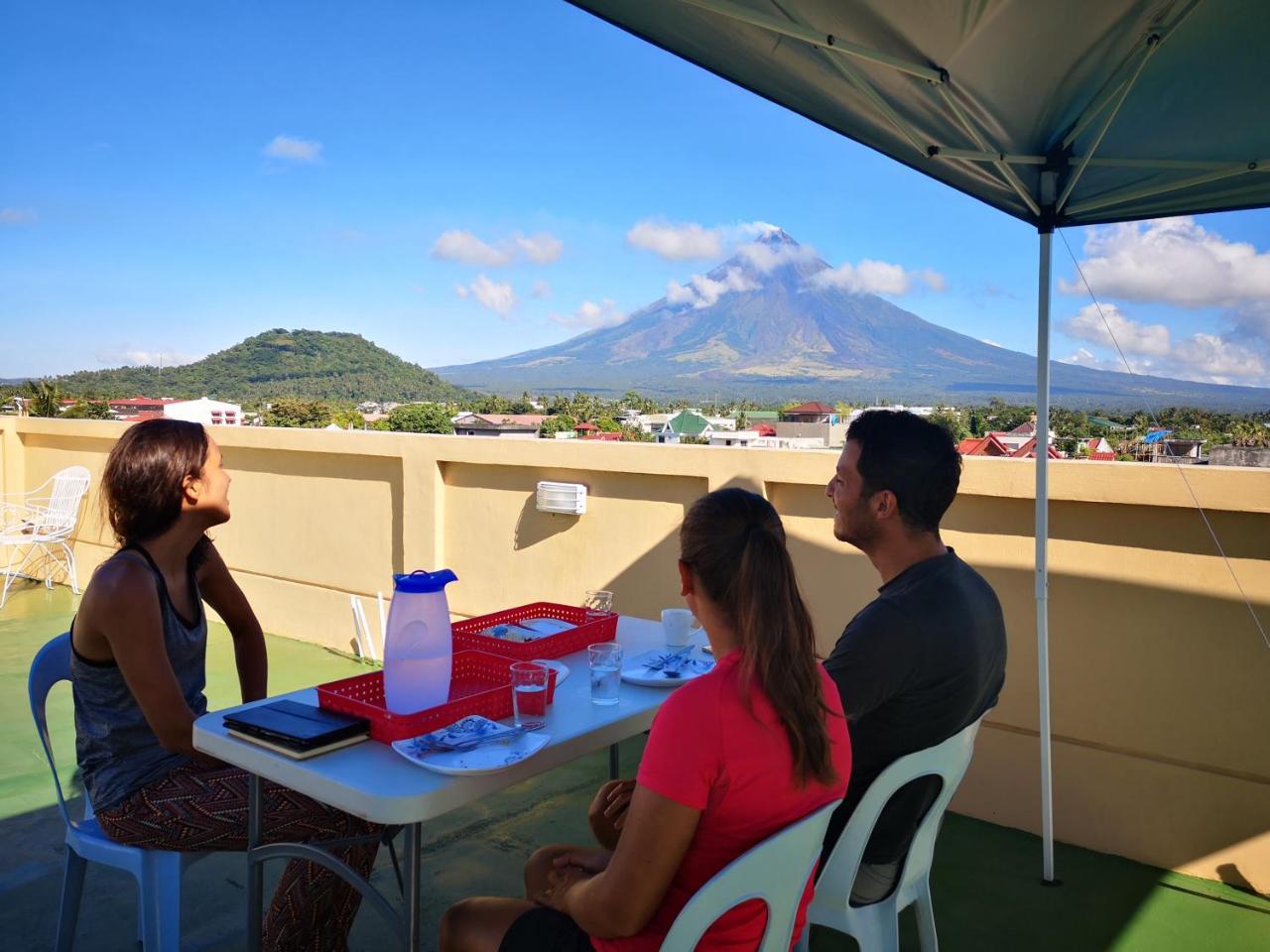 Jdl Residences Hostel Legazpi Esterno foto