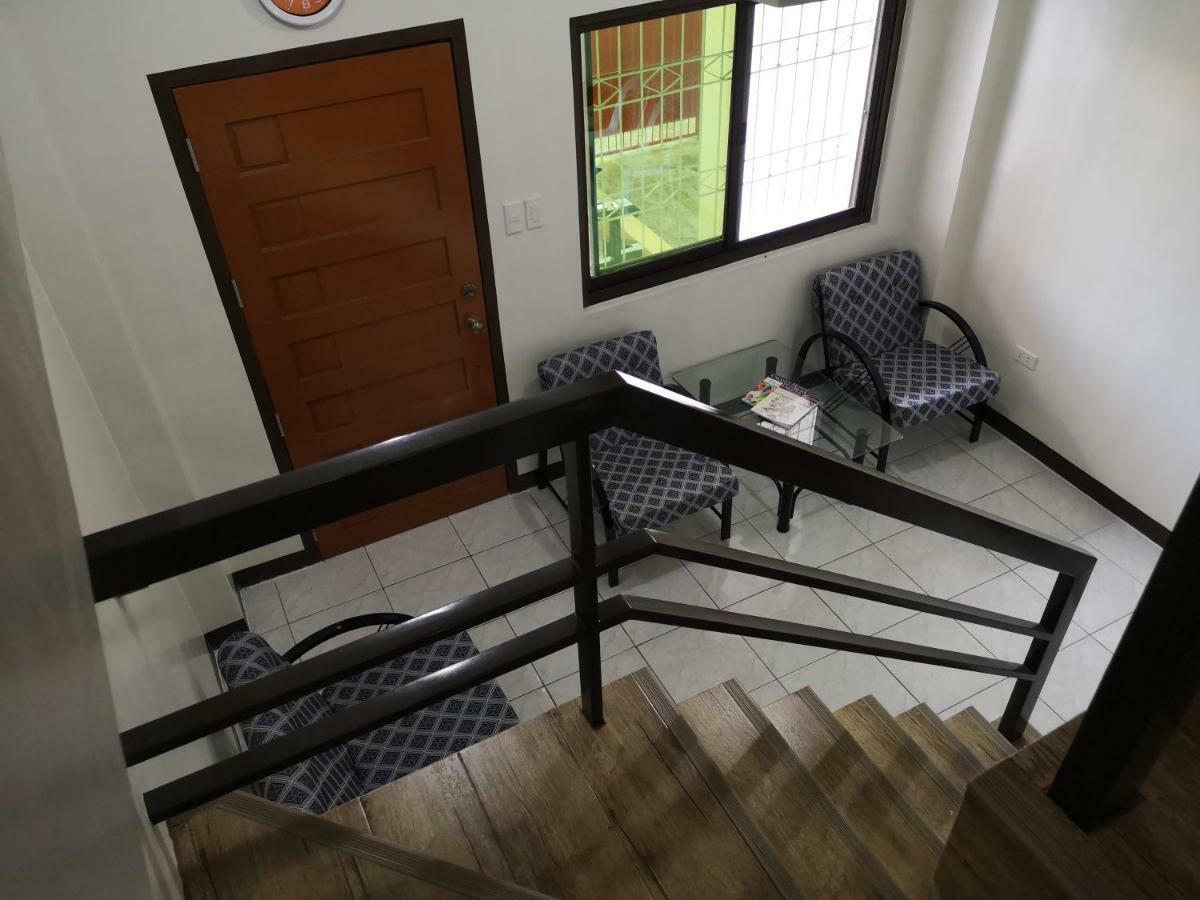 Jdl Residences Hostel Legazpi Esterno foto