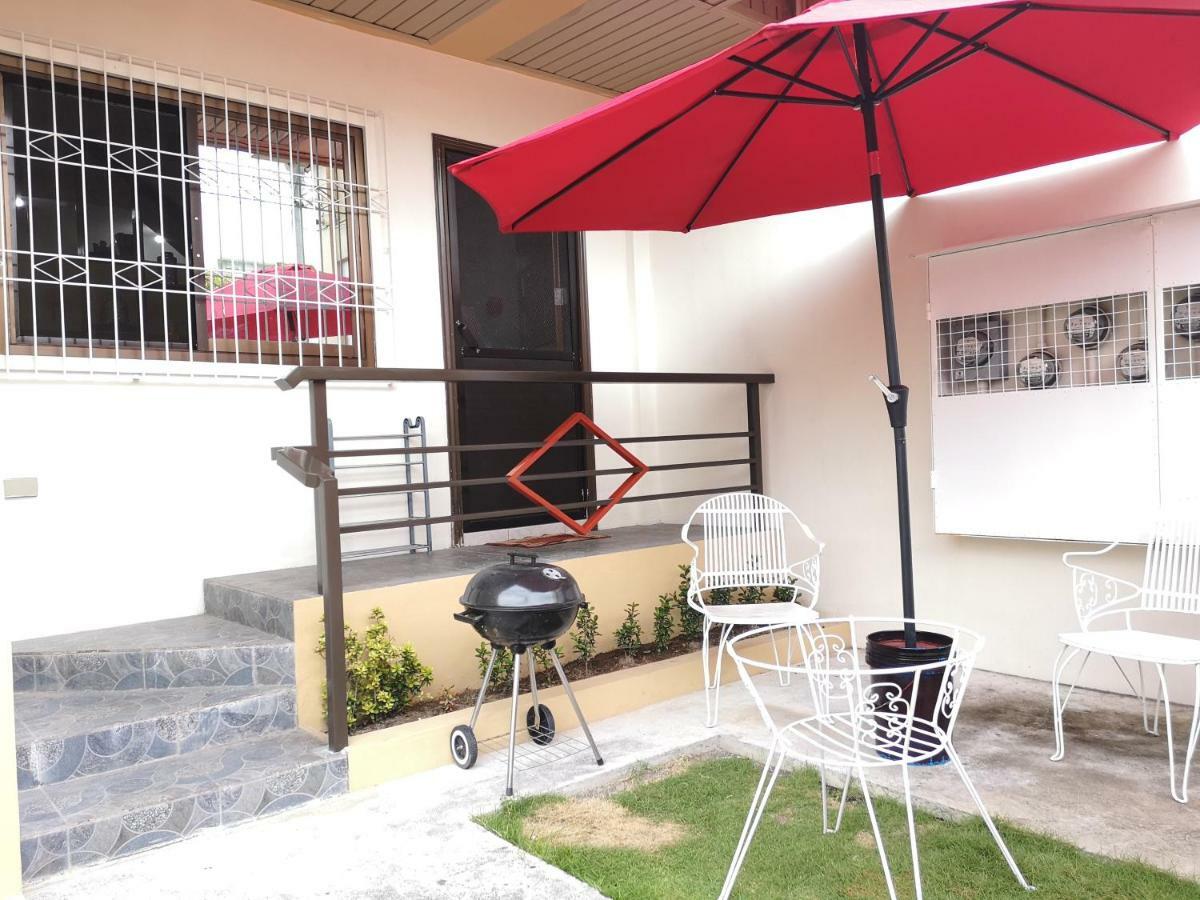 Jdl Residences Hostel Legazpi Esterno foto